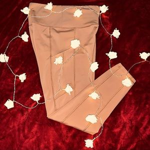 High-Waisted Leggings w/ Pockets!